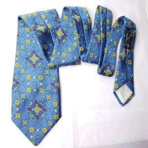 Vintage Mens Blue Art Deco Town Craft Neck Tie